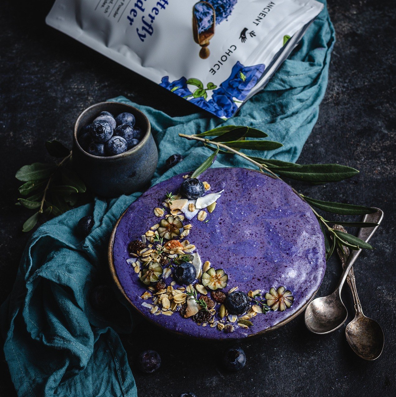 Smoothies made with butterfly pea flower powder